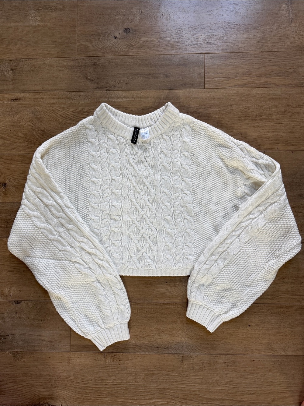 Cable Knit Cropped Sweater - White - M